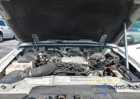 2001 Ford Explorer Xlt from USA, damaged, VIN 1FMZU63P51UB24634